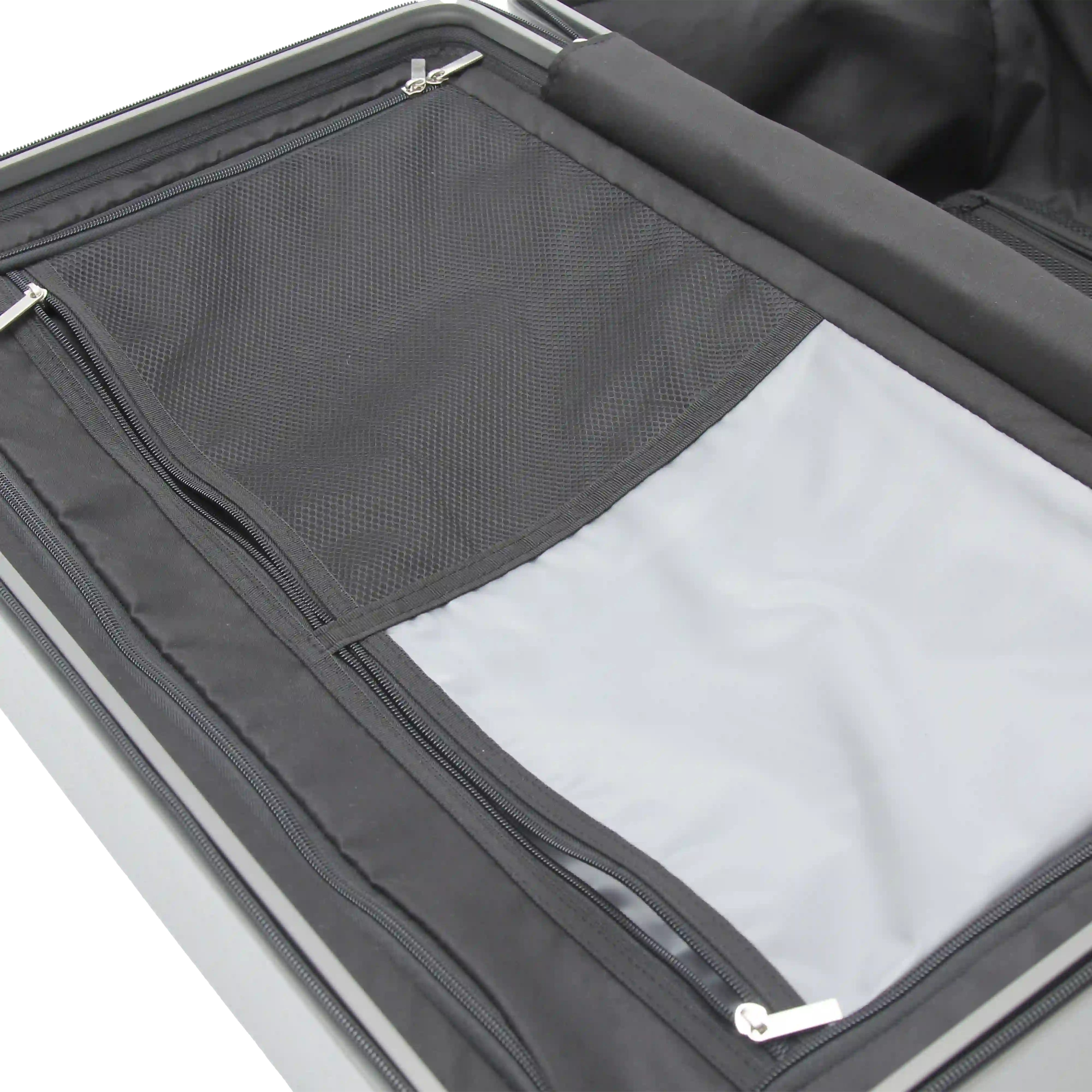 SPILL-PROOF POCKET